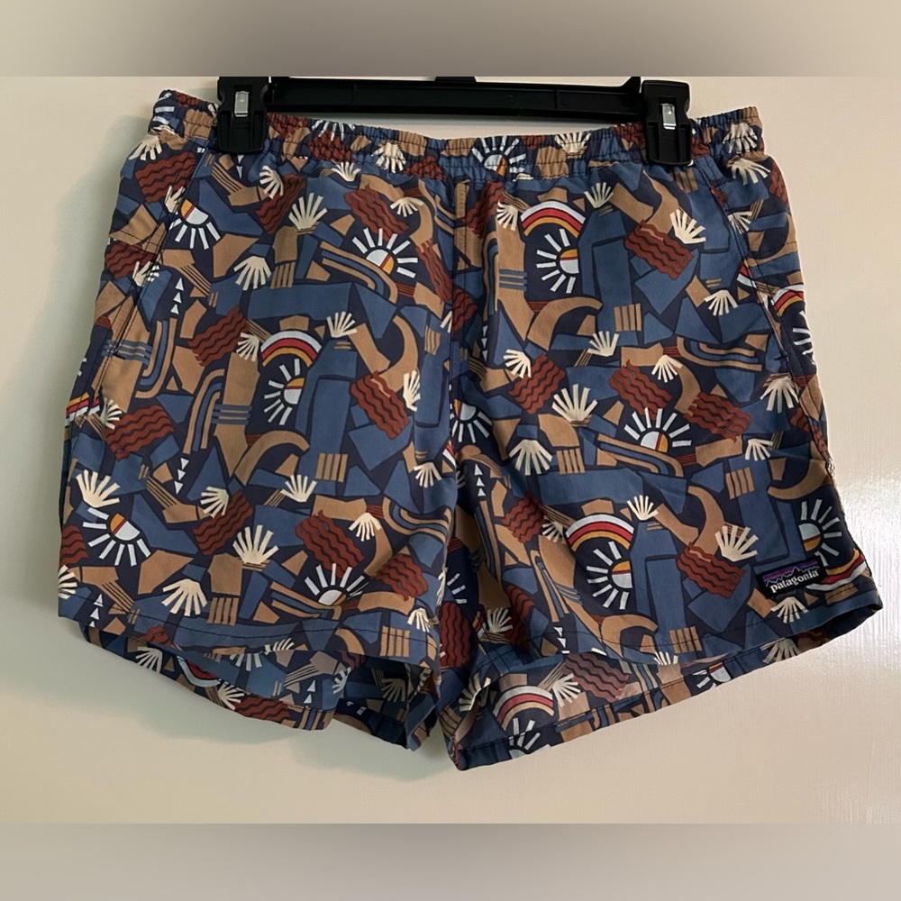 Patagonia women’s patterned shorts. Size medium.